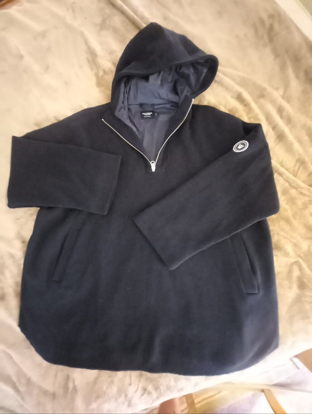 New HOLEBROOK SWEDEN lined Hooded Pullover. XL